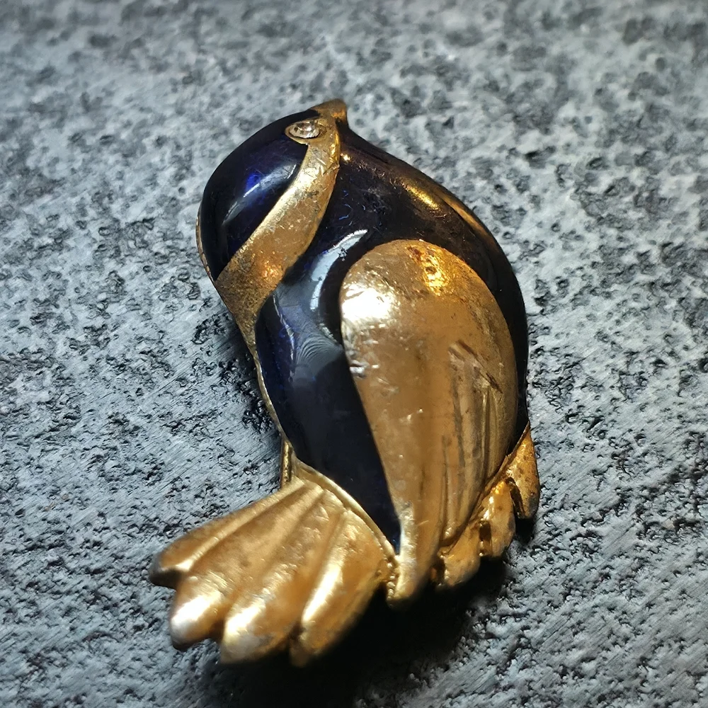 Vintage Mid-Century Enameled Bird Brooch